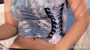 Sexy Brunette Hayden Winters Masturbates To Orgasm