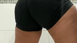 Shake that juicy big ass exclusively!