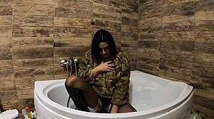 Preview of milfycalla in bathtub with fur coat