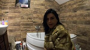 Preview of milfycalla in bathtub with fur coat