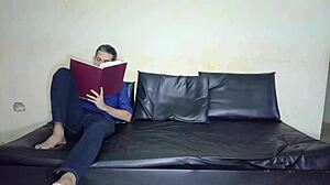 Cornudo no se da cuenta que gina se folla a su hijo