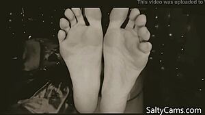 hey lick my toes lover asl 😘