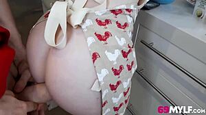 Hot Milf Alaina Taylor Wants Cum on Her!