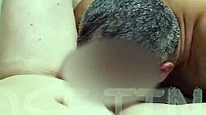 Marido Devours Wife's Delicious Wet Pussy in Bed