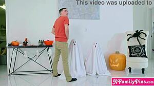 Two ghosts haunt teen stepsis lana and bff molly in group fun