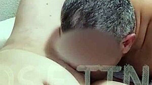 Marido Devours Wife's Delicious Wet Pussy in Bed