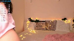 wow, liza shows her big tits in web chat!