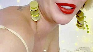 Cum with your favorite slut?