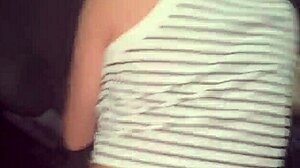 Follando linda flaca culona mientras habla con novio