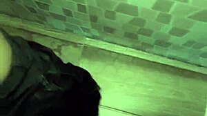 Follando linda flaca culona mientras habla con novio