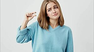 Hausemate Submits To Angry Femdom In Virtual Roleplay With Strapon.