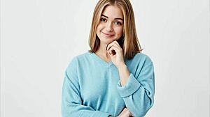 Hausemate Submits To Angry Femdom In Virtual Roleplay With Strapon.