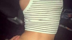 Follando linda flaca culona mientras habla con novio