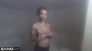 Teen mom Raven Redmond’s massage turns into a steamy happy ending.