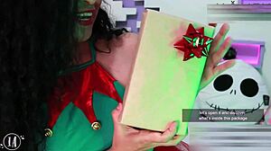 Agatha Dolly Unboxes The Best G-Spot Vibrator And Clit Licker