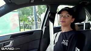 Teen mom Raven Redmond’s massage turns into a steamy happy ending.