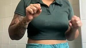 want to see my big swollen pussy flashing?