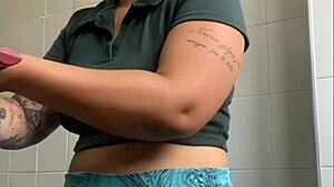 want to see my big swollen pussy flashing?