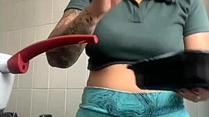 want to see my big swollen pussy flashing?