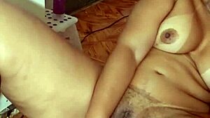 hotwife safada rabuda works fuckmachine and takes it in ass