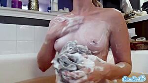 tori black in bathtub webcam