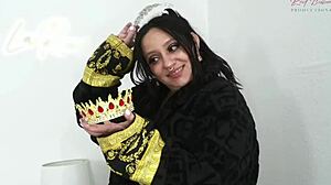 i'm the anal fisting queen with big tits and ass