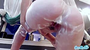 tori black in bathtub webcam