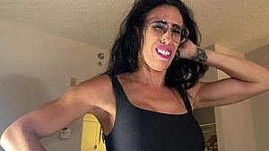 My naughty stepmom Candice Cum gave passionate quick blowjob in bedroom