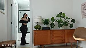 Can Roxanne Roselle swallow your dick like this?