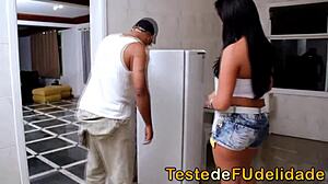 Travesti Linda Seduces Married Man While Wife’s Away!