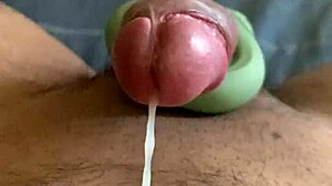 i'm touching myself and finishing with a sexy toy right now