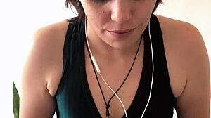 Cute brunette offers intriguing german lesson