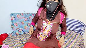 a muslim prostitute sneaks dirty talk with lover on video