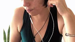 Cute brunette offers intriguing german lesson