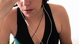 Cute brunette offers intriguing german lesson