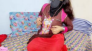 a muslim prostitute sneaks dirty talk with lover on video