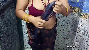 Hot damn! Indian desi bhabhi steams up the bath!