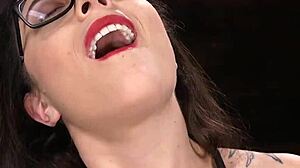 Petite Solo Babe Screws Machine Hard