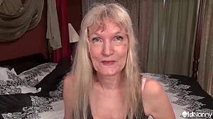 i watch slim blone granny cindy solo playin with toyz, naked handjob