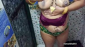Hot damn! Indian desi bhabhi steams up the bath!