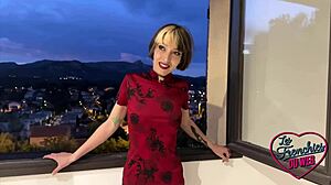 Oney jeune coquine wants double penetration in exciting threesome!