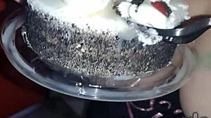 Scarlett Eats 11 Loads On Birthday Cake.