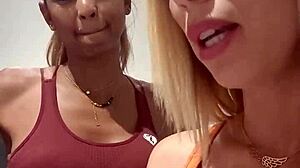 on baise le coach sportif avec ma pote