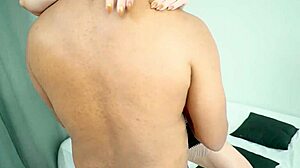 Loira me viu jogando e quiz liberar o cuzinho pro neg�o