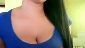 Hot Colombian Woman Excites Public Outdoors With Moves!