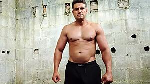 Yuri Gaúcho - Brazilian Muscle Man Anaconda Big Cumload.