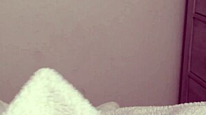 Spící kluk halucinuje o sexy sestřičkách