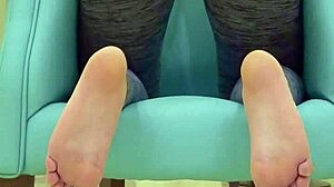 Teen babe teases sugar daddy with big ass in leggings during workout photoshoot