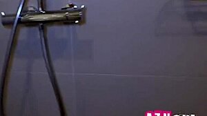 Experience 5-star service with marathon sucking and fucking hotel maid Betty