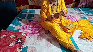 इंडियन ब्राइडल भाभी बाथरूम में स्टेप ब्रदर को ब्लोजॉब देती है और एनल क्रीमपाई लेती है